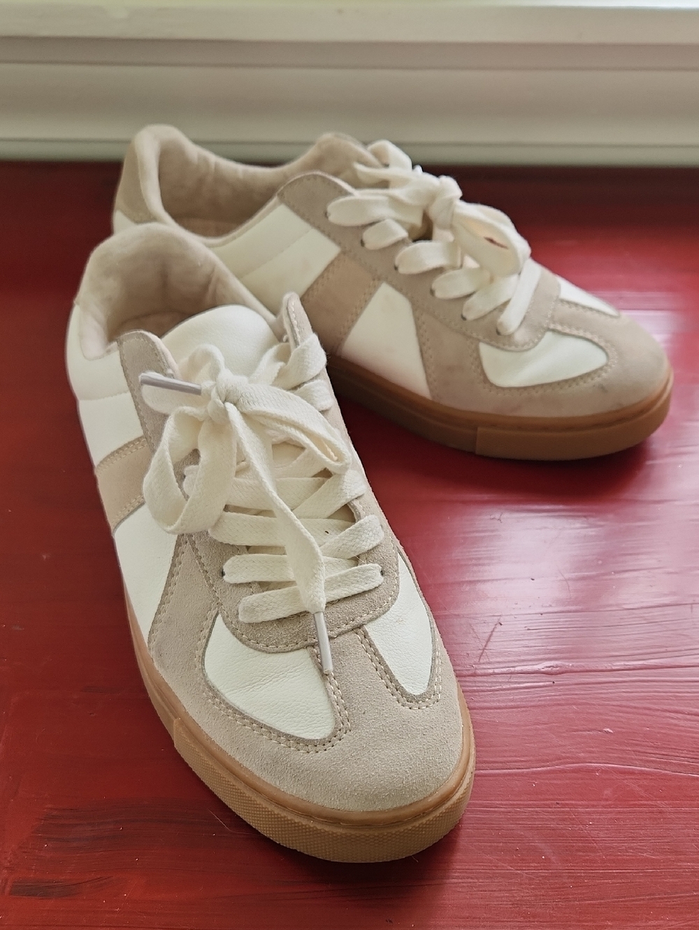 Cream and Tan Leather Sneakers Like New Size 7.5